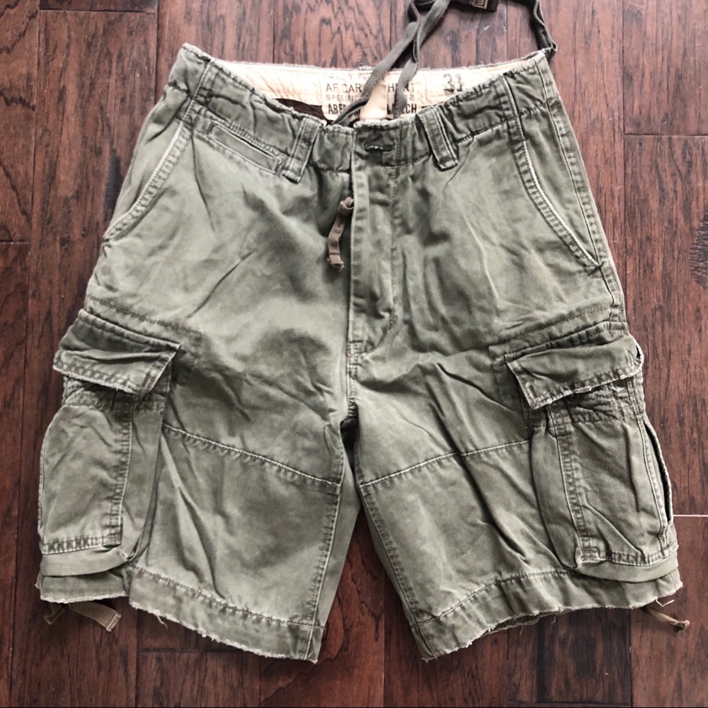 Men’s Abercrombie green cargo shorts